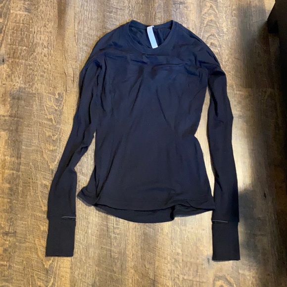 Lululemon, size 2, long sleeve, great condition, never worn, too small for me. - Picture 1 of 6